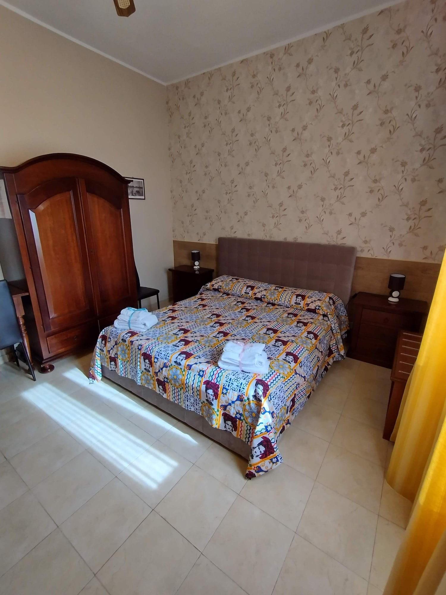 Bed & Breakfast Delle Palme Trapani Bagian luar foto