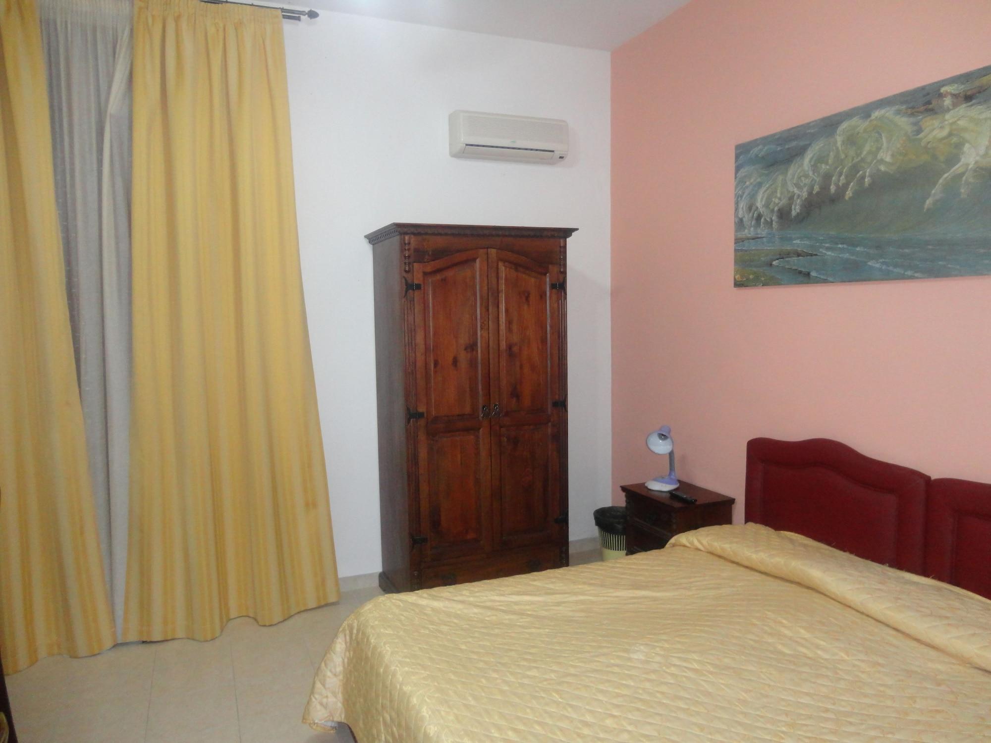 Bed & Breakfast Delle Palme Trapani Bagian luar foto