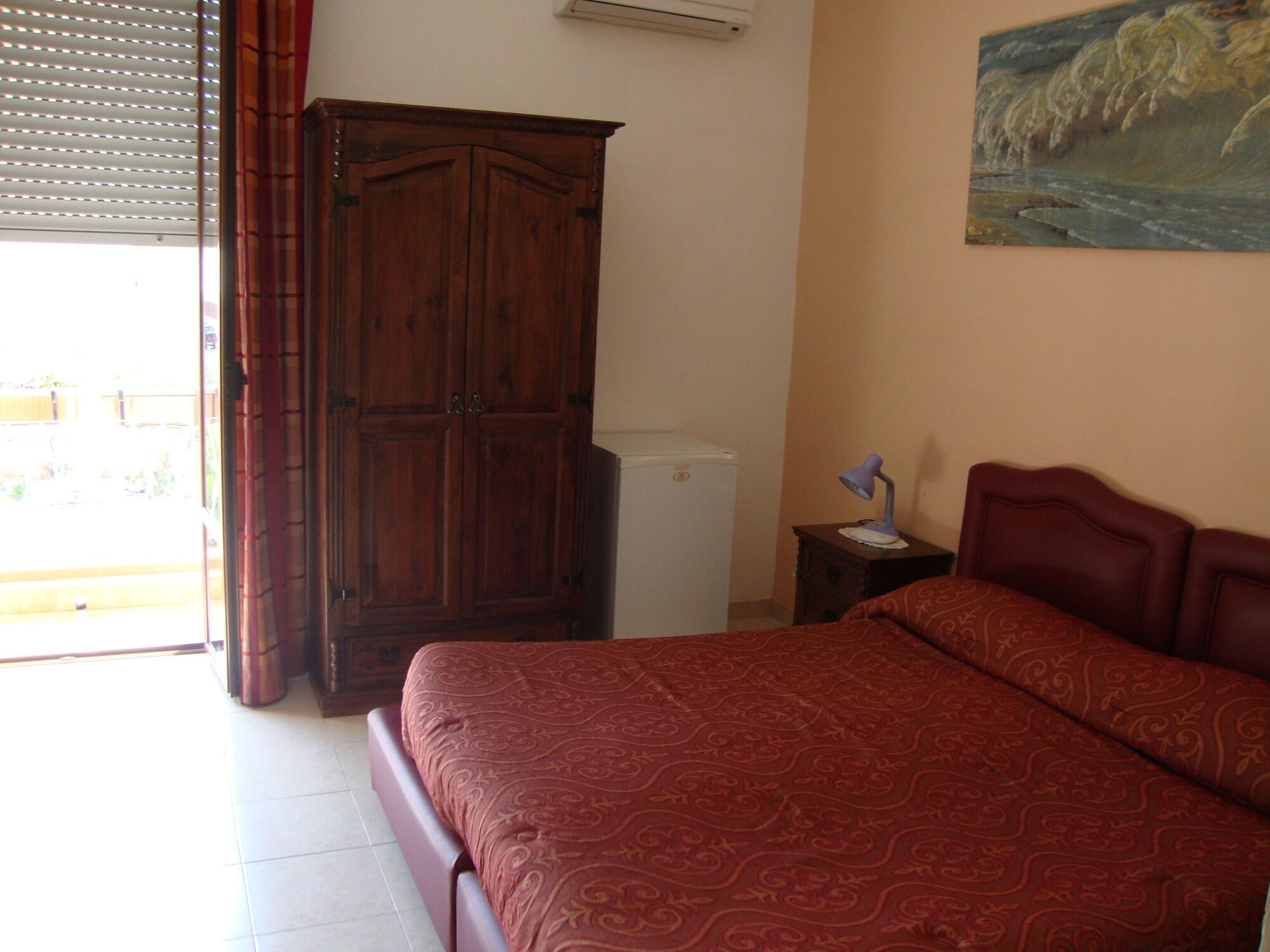 Bed & Breakfast Delle Palme Trapani Bagian luar foto