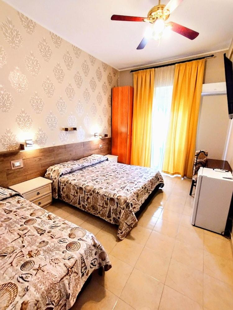 Bed & Breakfast Delle Palme Trapani Bagian luar foto