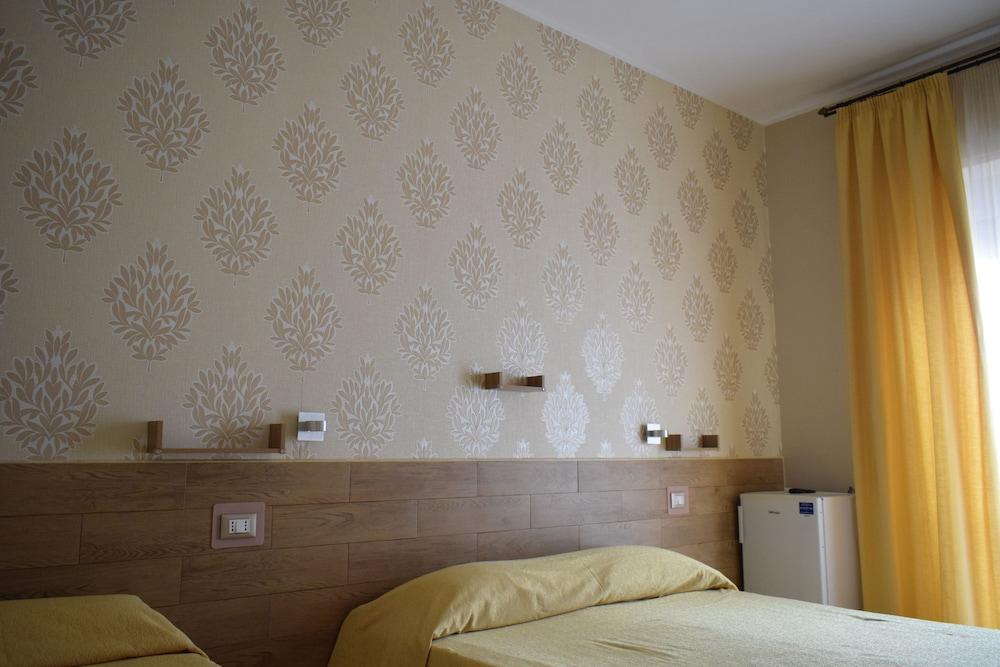 Bed & Breakfast Delle Palme Trapani Bagian luar foto