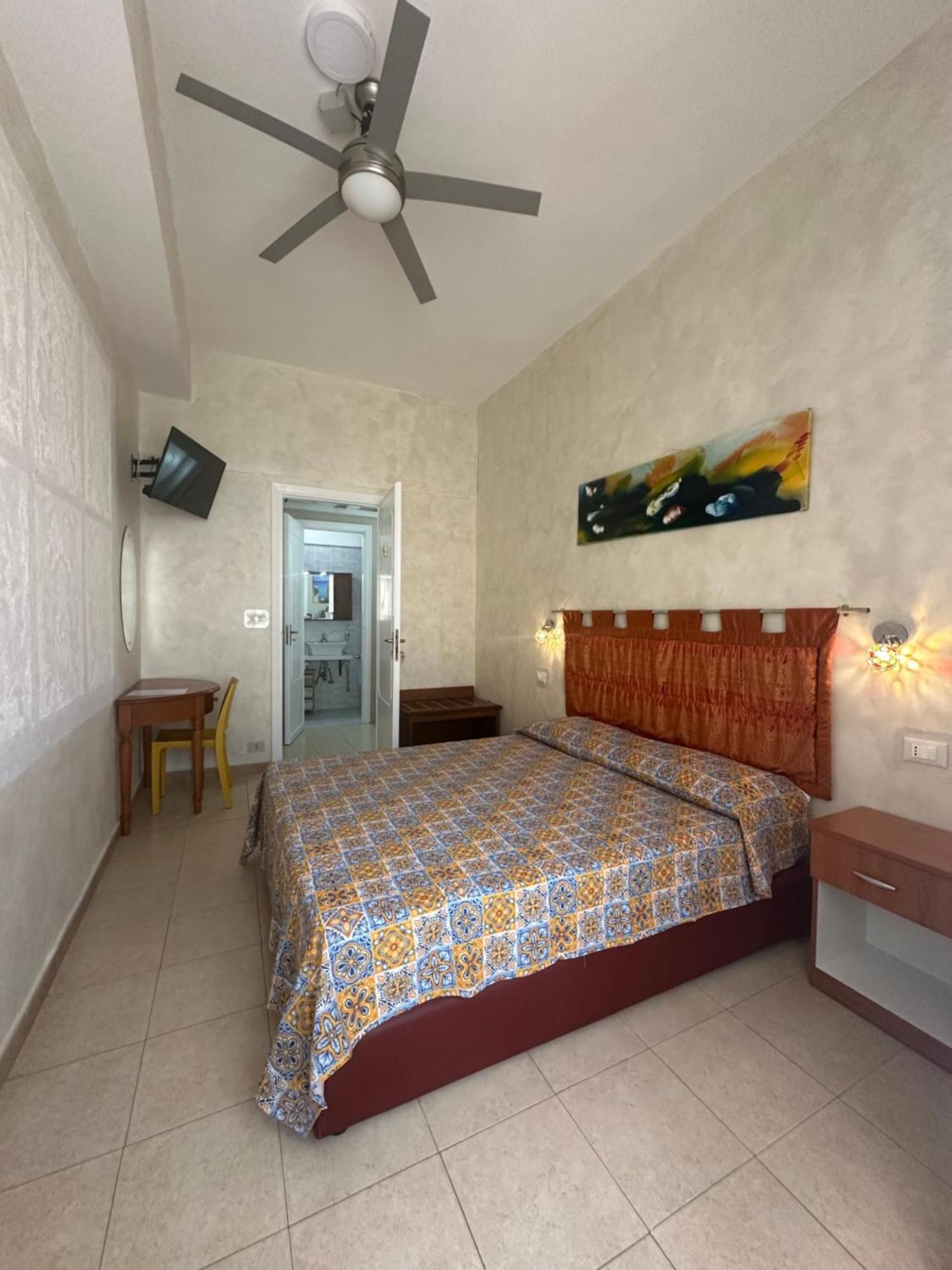 Bed & Breakfast Delle Palme Trapani Bagian luar foto