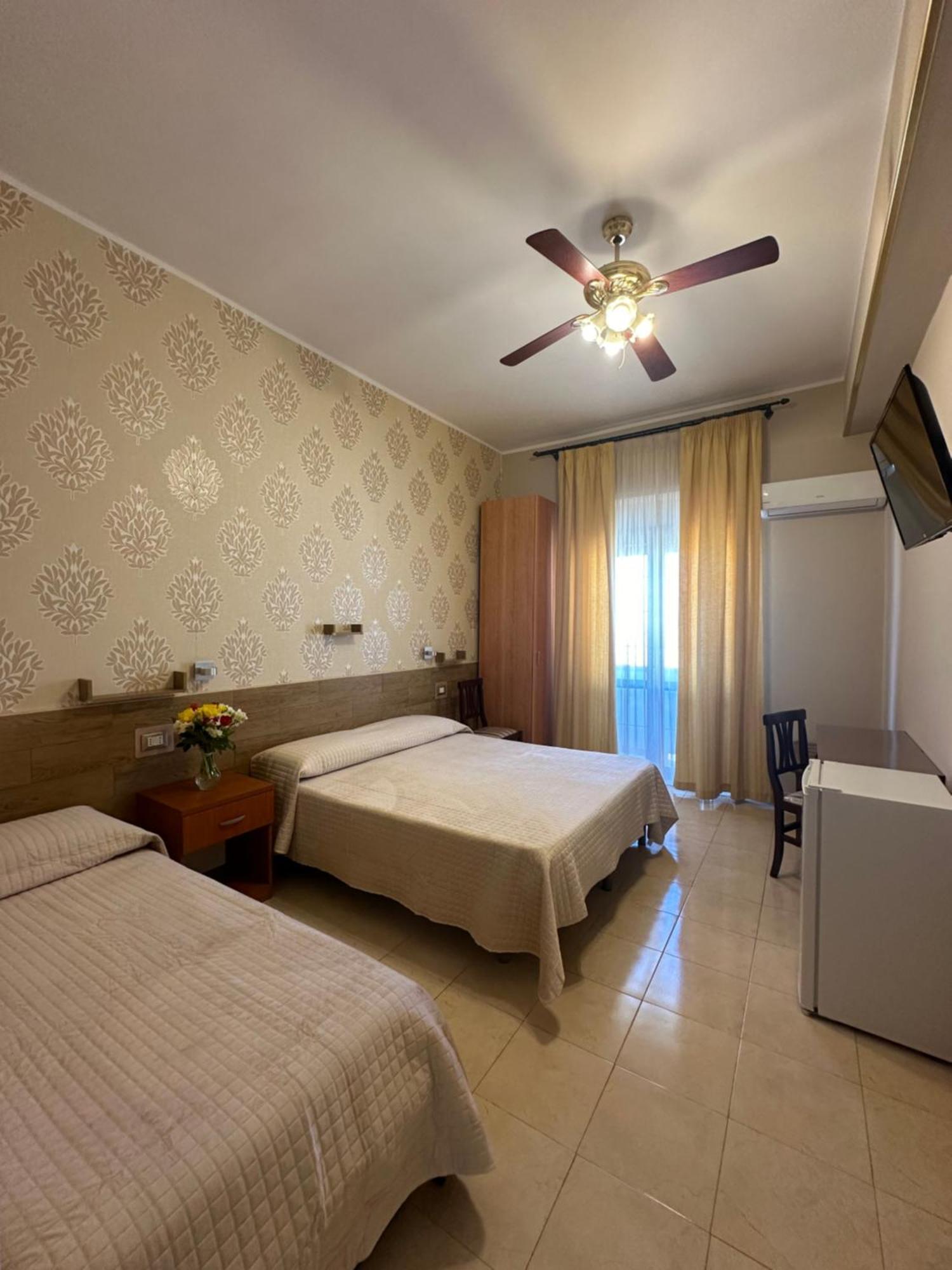 Bed & Breakfast Delle Palme Trapani Bagian luar foto