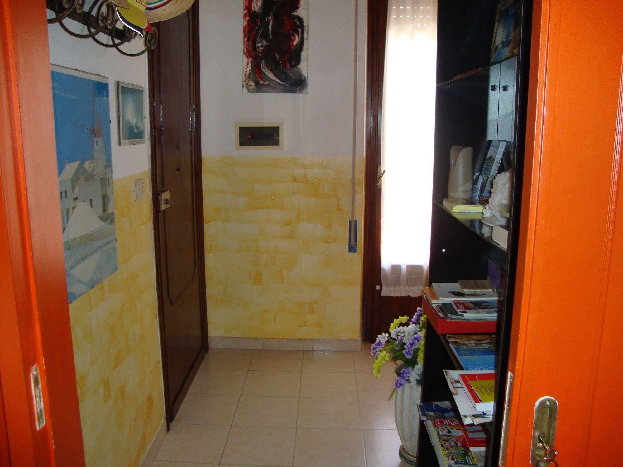 Bed & Breakfast Delle Palme Trapani Bagian luar foto