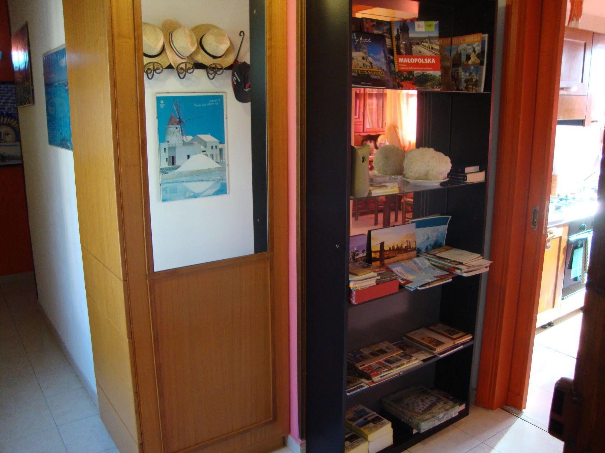 Bed & Breakfast Delle Palme Trapani Bagian luar foto