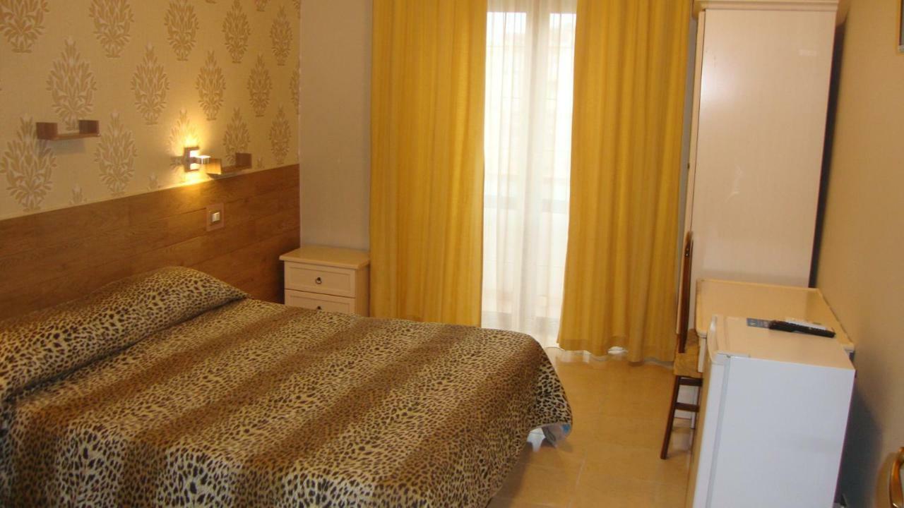Bed & Breakfast Delle Palme Trapani Bagian luar foto